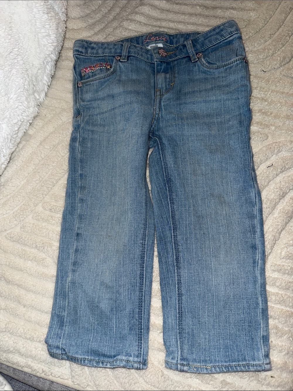 Levi’s Sz 8 Girls Light Blue Straight-Leg Capris with pink embroidery detail